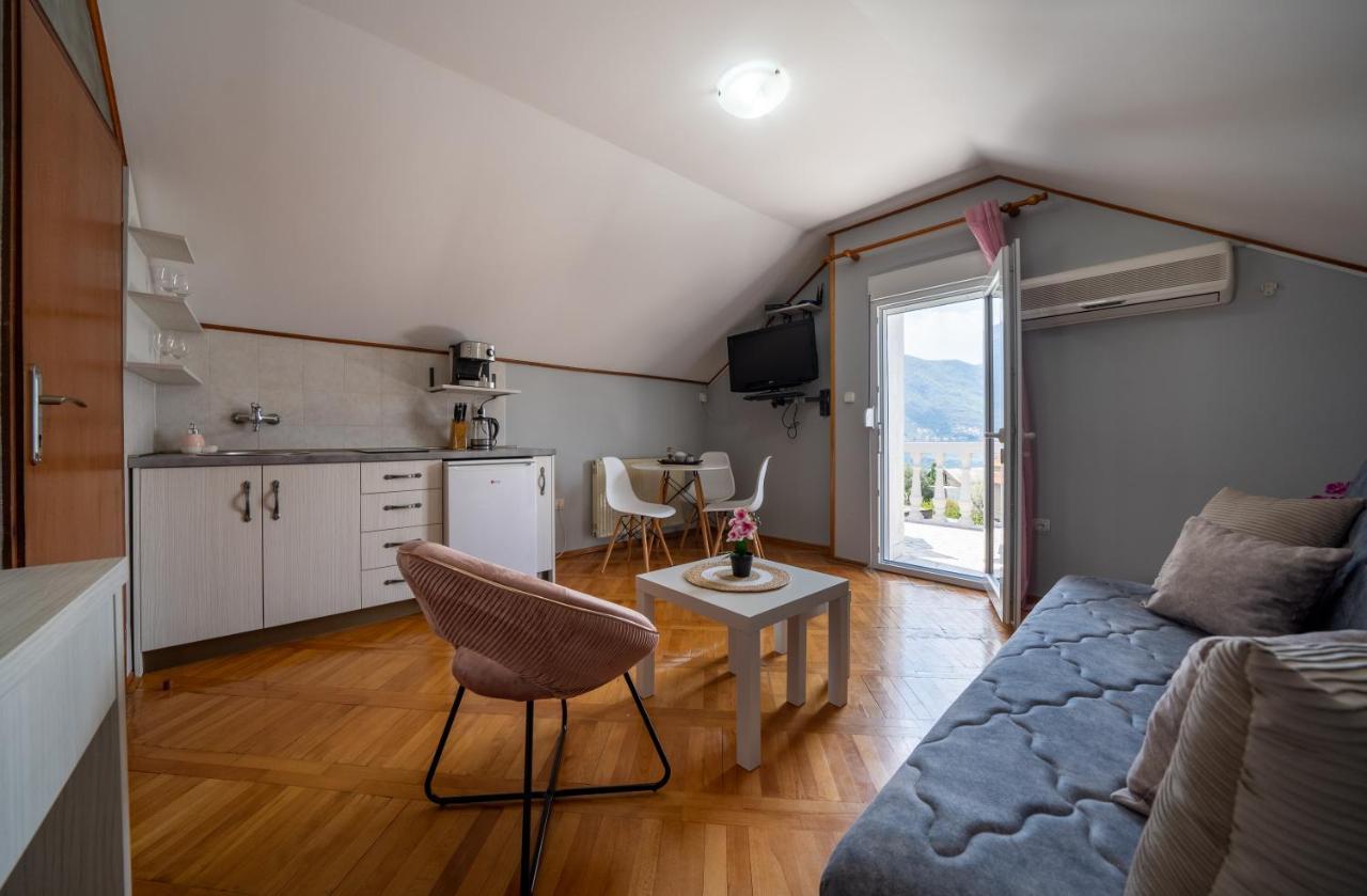 Apartment With Sea View Kotor Dış mekan fotoğraf